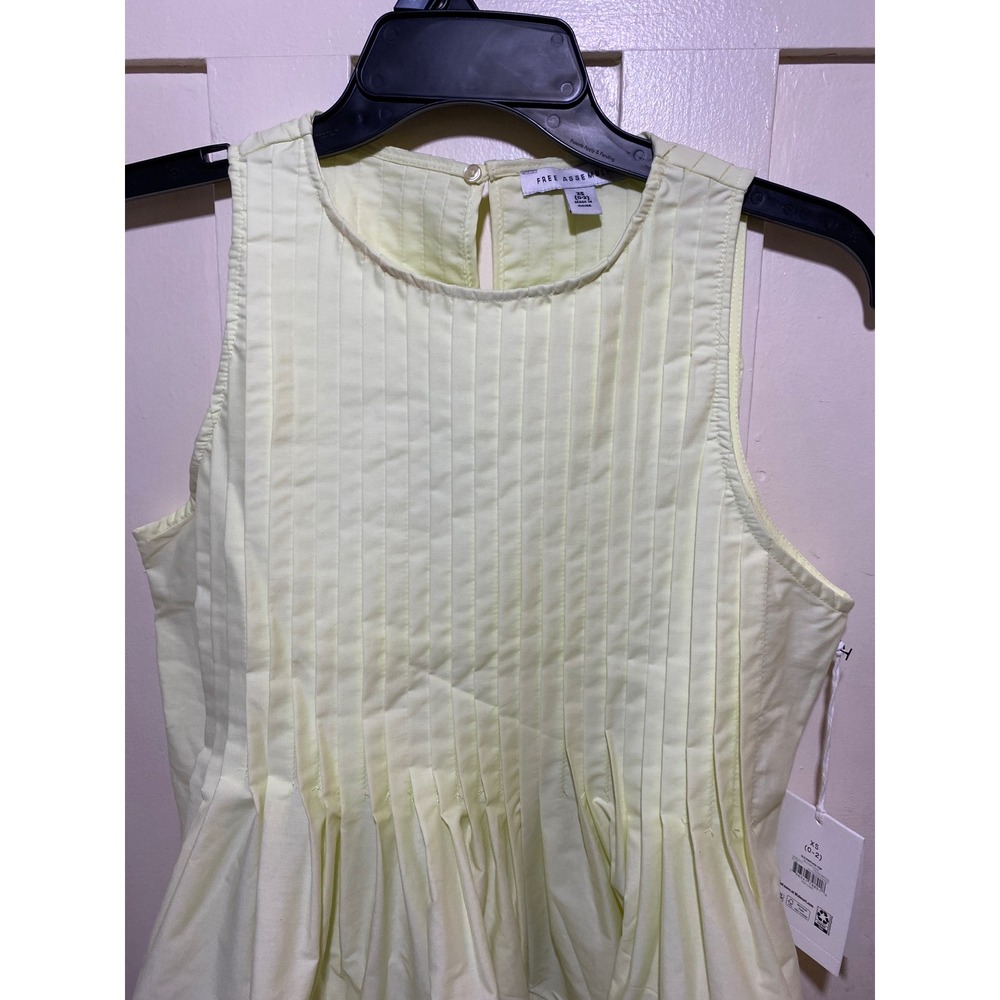 Free Assembly Womens SLS Pintuck Top Pale Yellow Sleeveless Peplum Blouse XS NEW - Picture 2 of 6
